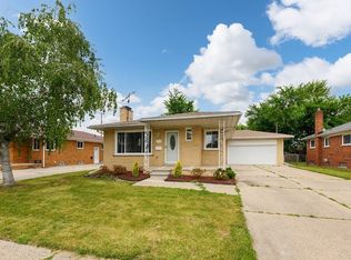 18103 Lister Ave N, Eastpointe, MI 48021