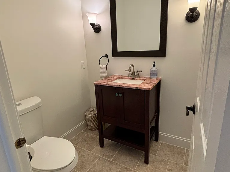 6035 Whitegate Xing — Photo 16