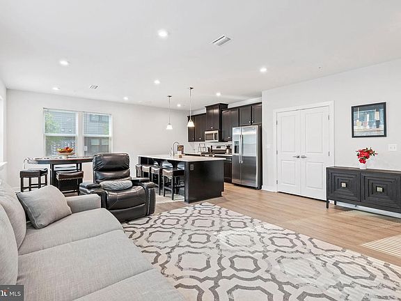 3rd image of 10411 Resort Rd #W