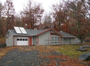 951 Canterbury Rd, Bushkill, PA 18324