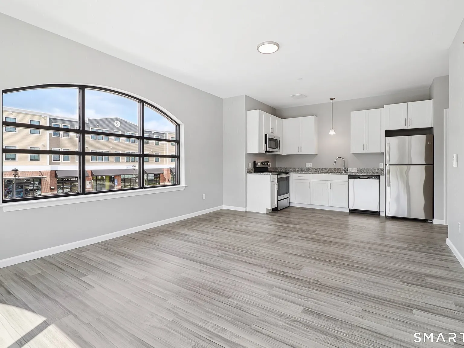 2 bed, 2.0 bath, 900 sqft, $2,400 — Photo 1