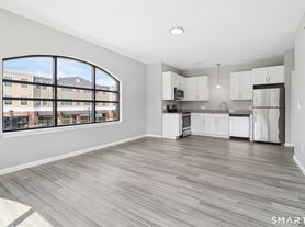 10 Steele Blvd, Berlin, CT