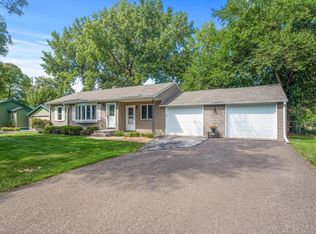 1509 Sandhurst Dr E, Saint Paul, MN 55109