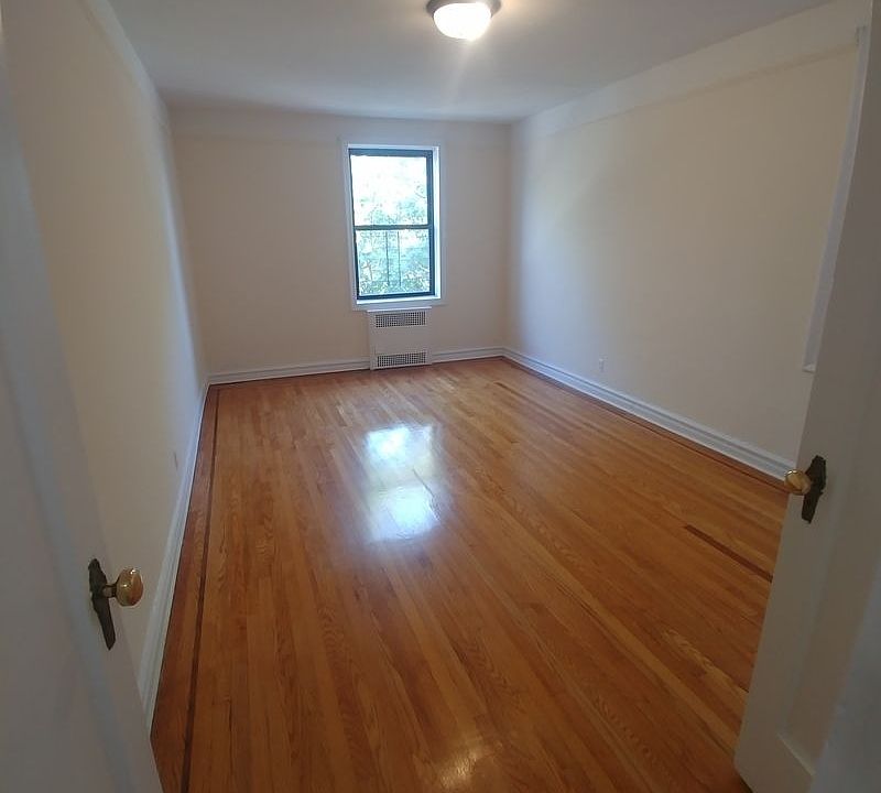 1st image of 233 W 18th St APT 3