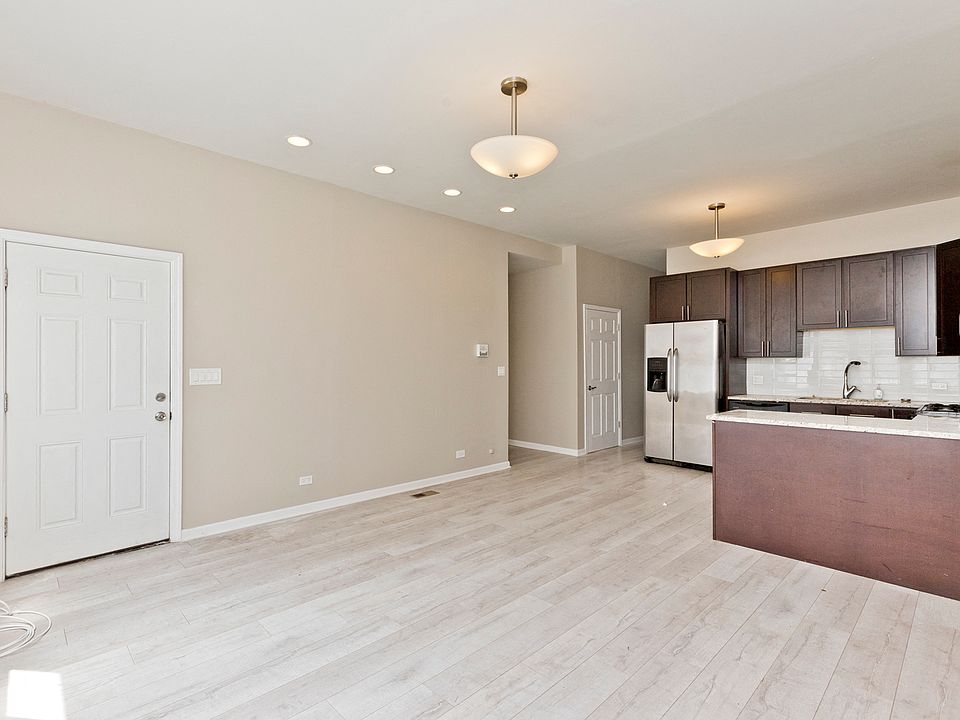 Unit #1F Living room
