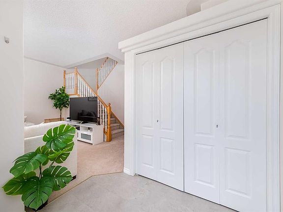 3rd image of 81 Sierra Morena Lndg SW