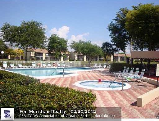 4th image of 1985 SW 15th St APT 132