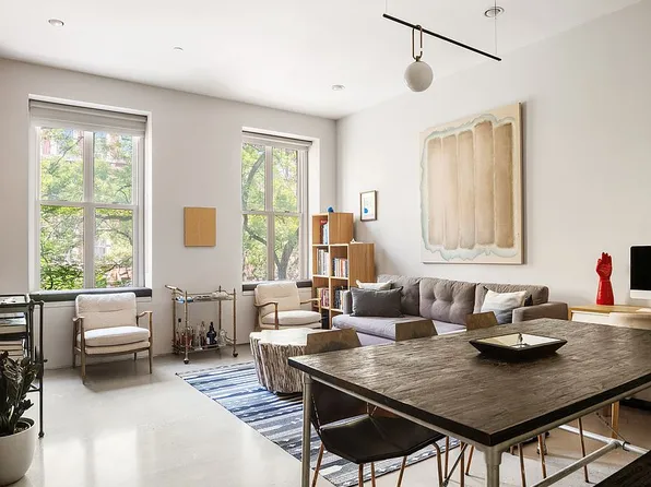 224 E 14th St APT 2, New York, NY 10003