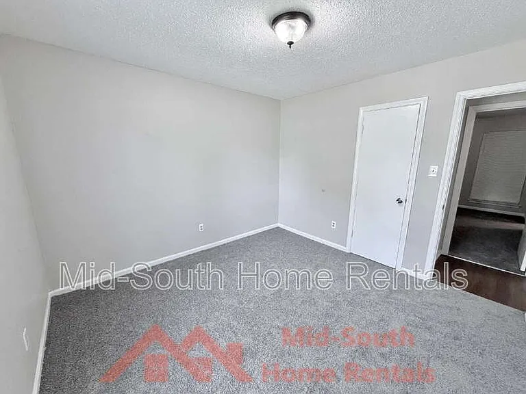 4147 Hallview Dr — Photo 12