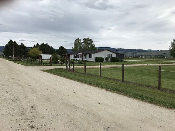 3rd image of 569 Five Acre Dr