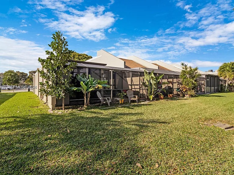 1411 W Fairway Rd #VILLA — Photo 21