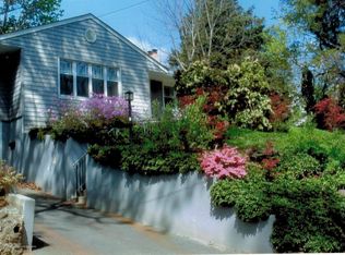 9 Peak St S, Highlands, NJ 07732