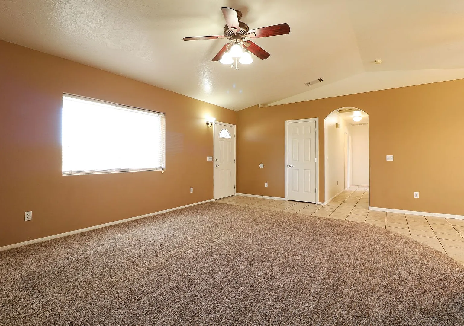 Beautiful Single Family Home located in Hesperia, CA — Photo 2