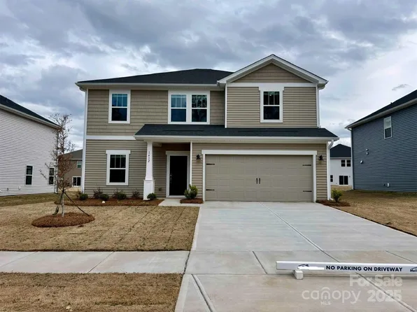 1412 Windy Park Dr, Stanley, NC 28164