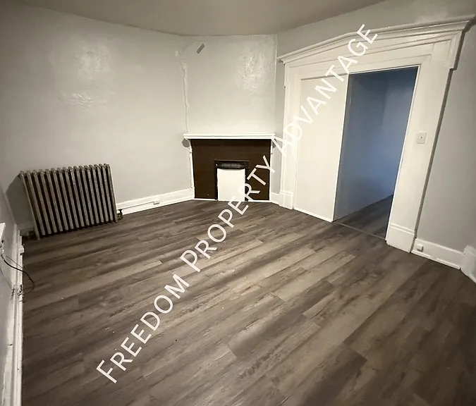 224 N Main St #8 — Photo 2