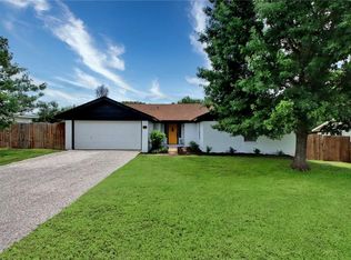 301 E Browning St, Manor, TX 78653