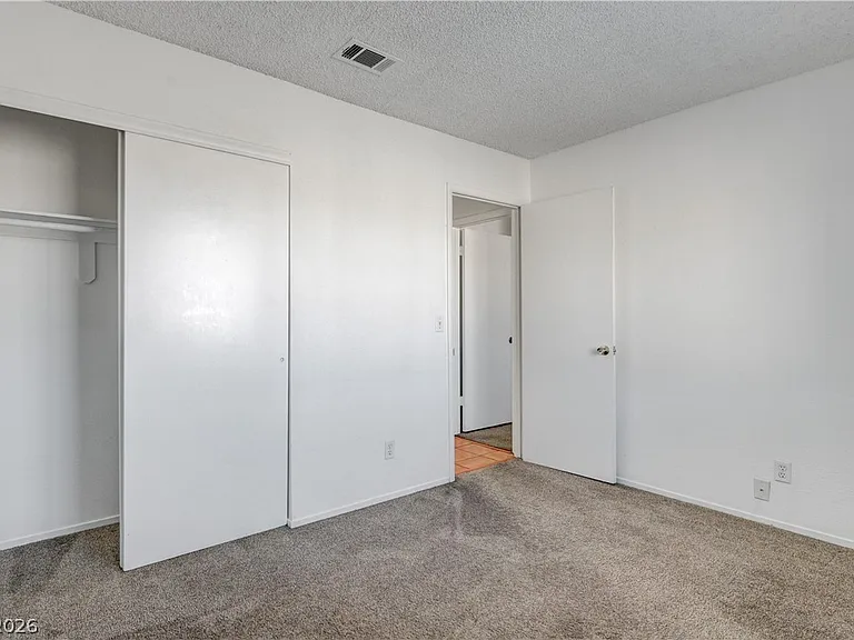 707 Honeybee Ct — Photo 33
