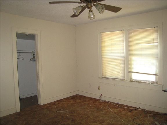 4th image of 1220 S Okfuskee Ave