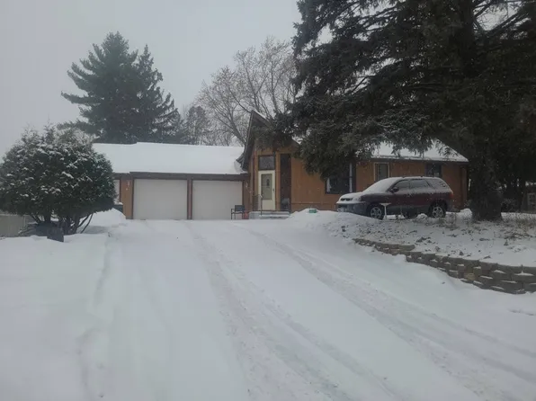 2350 Hadley Ave N, Oakdale, MN 55128