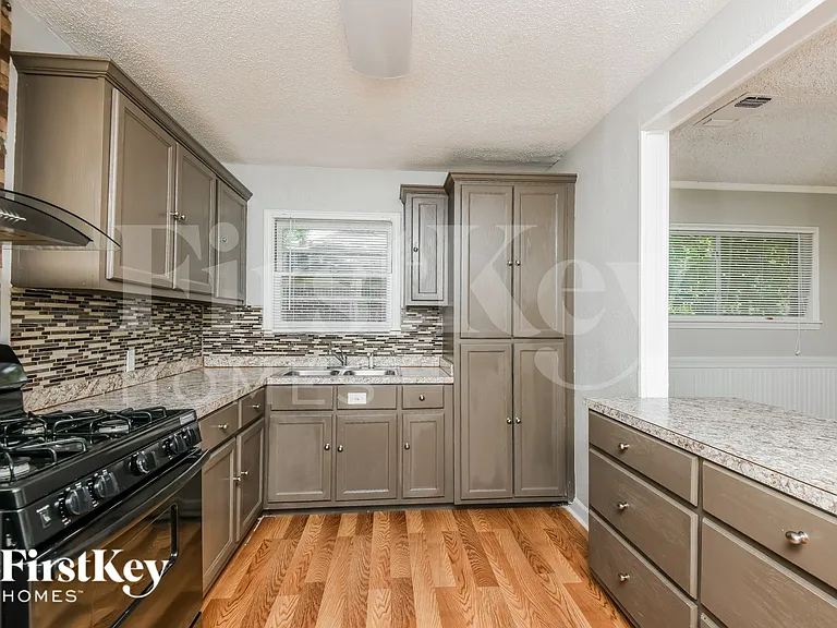 2217 Major Dr — Photo 10