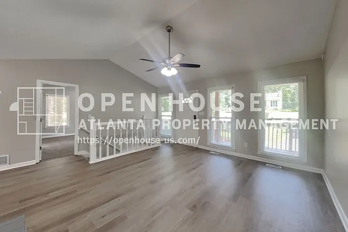 66 Freestone Ln — Photo 4
