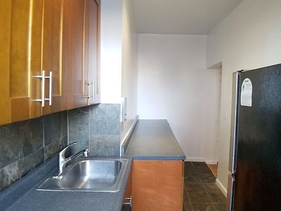 3rd image of 159 Eastern Pkwy #4J