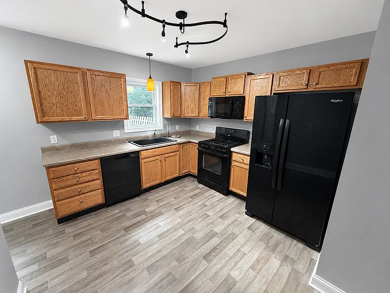 1310 Eastern Ave — Photo 3