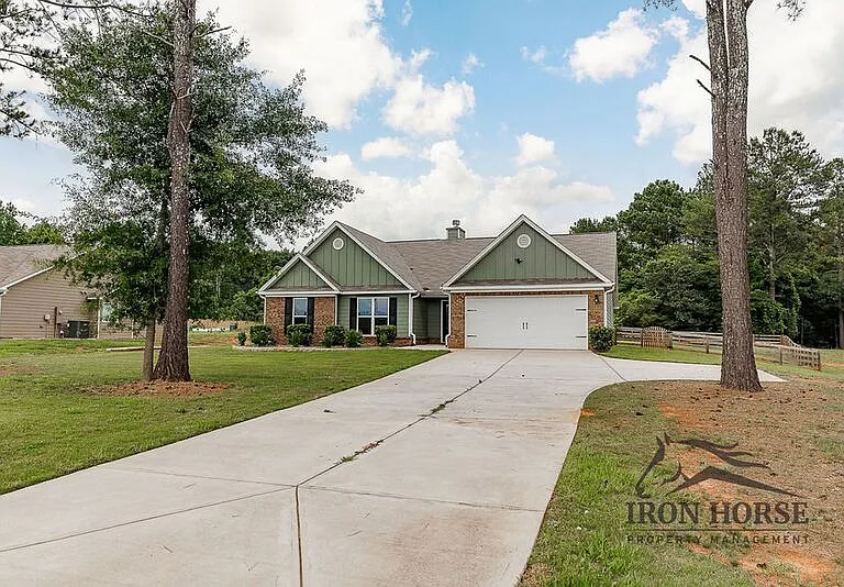 1394 Hardigree Rd — Photo 2