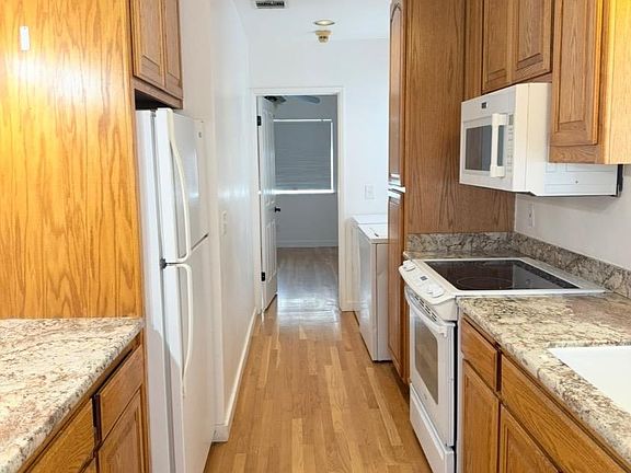 2nd image of 1421 K St