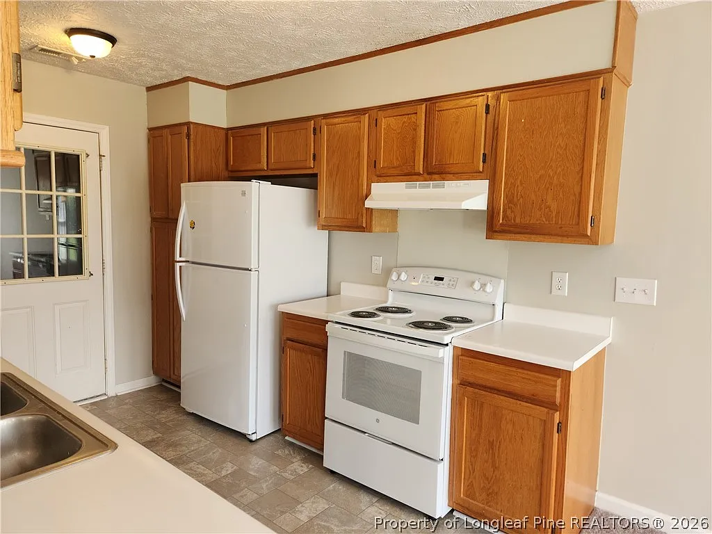 3 bed, 2.0 bath, 1470 sqft, $1,550 — Photo 4