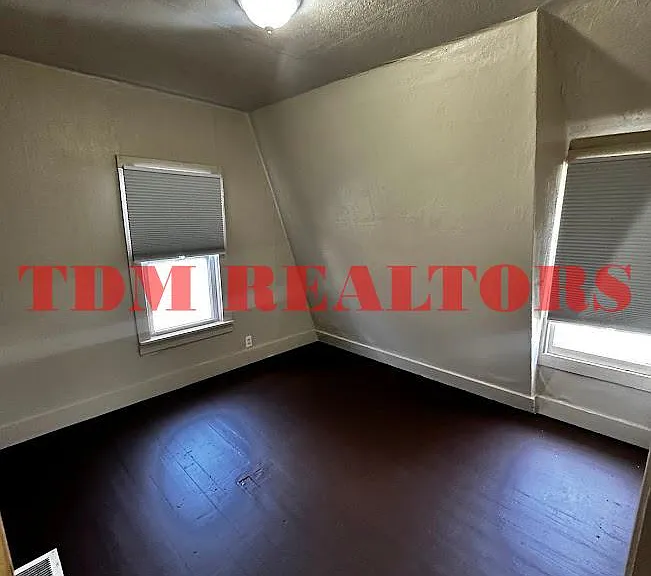 920 Huron St — Photo 9
