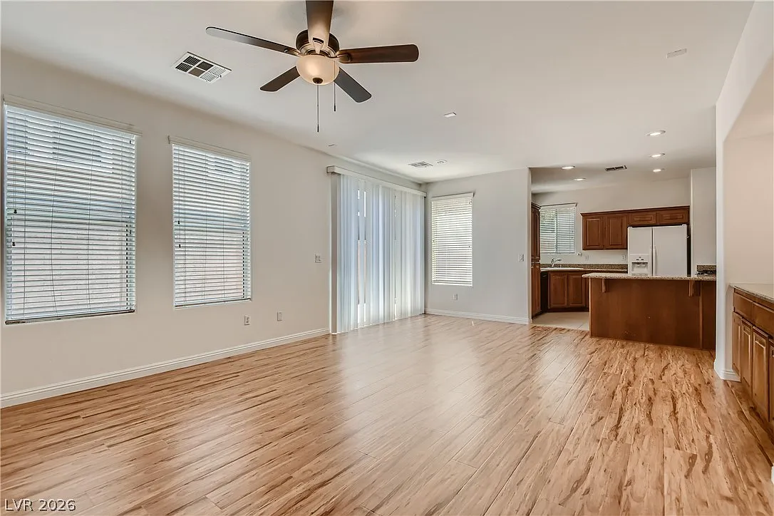 3 bed, 2.5 bath, 1735 sqft, $2,200 — Photo 2