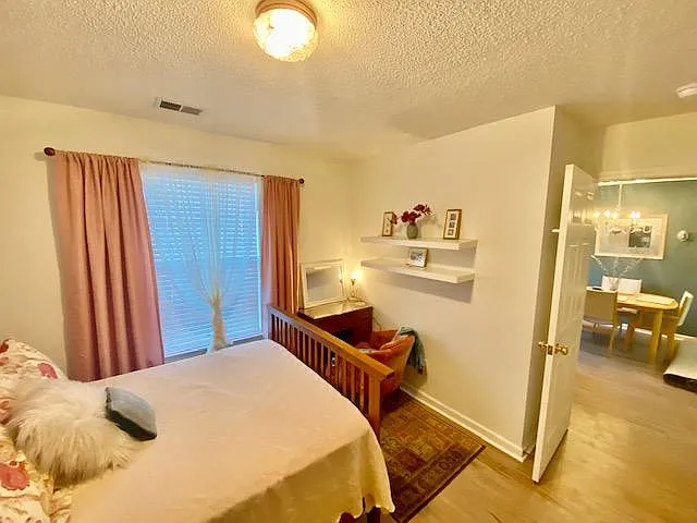 Second Bedroom with Office Area & Free WiFi