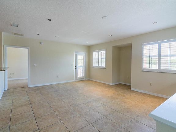 3rd image of 132 SW Peacock Blvd APT 17-203