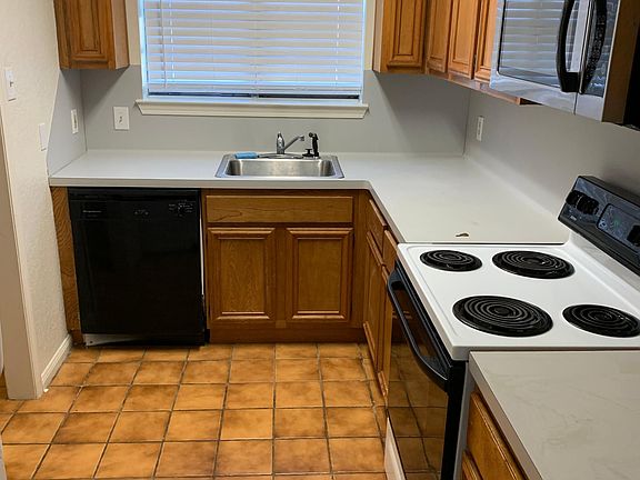 4th image of 1814 Marguerite St #1814