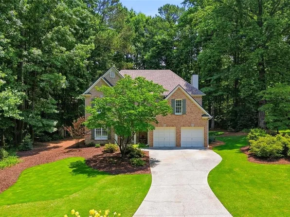 6795 Fox Creek Dr, Cumming, GA 30040