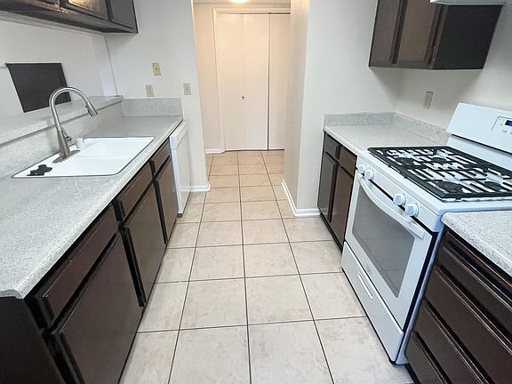 5th image of 1708 E G St #101