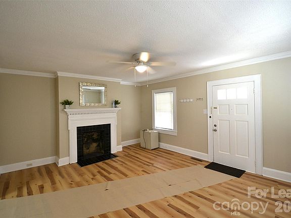 3rd image of 800 Arbor St NE