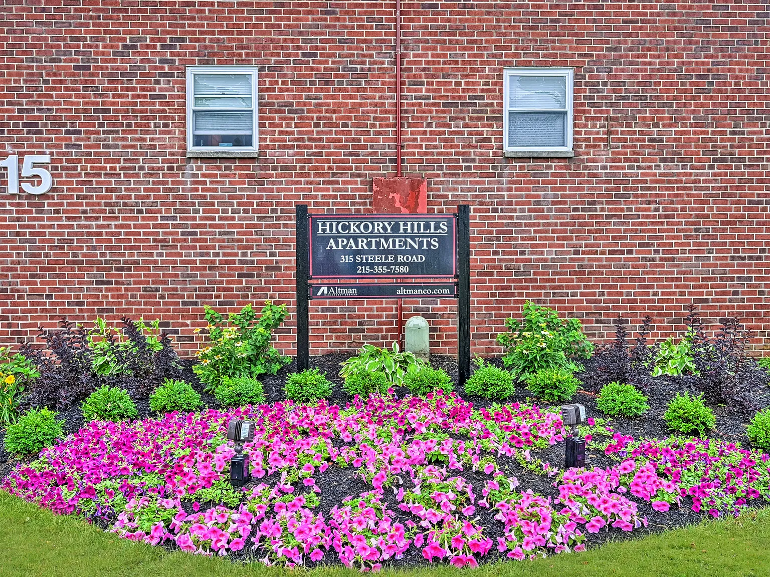 Hickory Hills Apartments — Photo 2