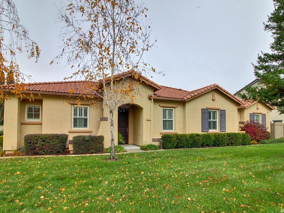 1st image of 8042 Linda Isle Ln