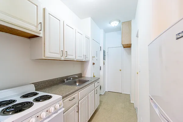 Rented by Compass | media 19