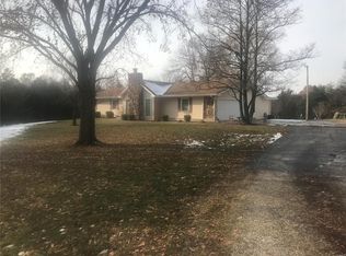 21340 Shamrock Ln, Warrenton, MO 63383