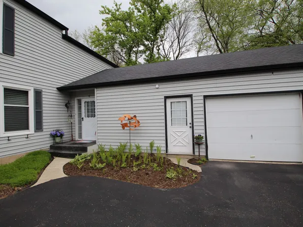 4621 High Point Dr #6, Rockford, IL 61114