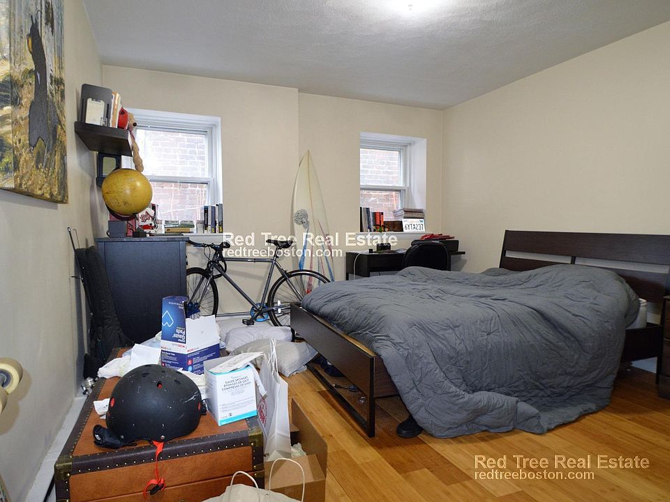 2nd image of 10-12 Breed St #3
