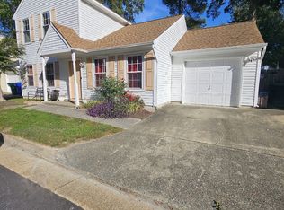 194 N Hunt Club Run, Newport News, VA 23608