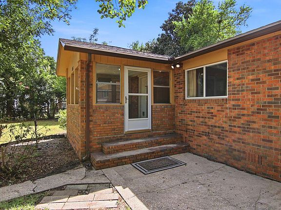4th image of 816 Patio Rd