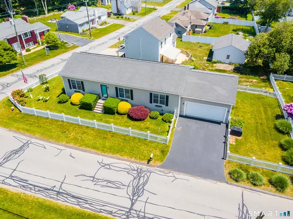 4 Sunrise Ave, Niantic, CT 06357