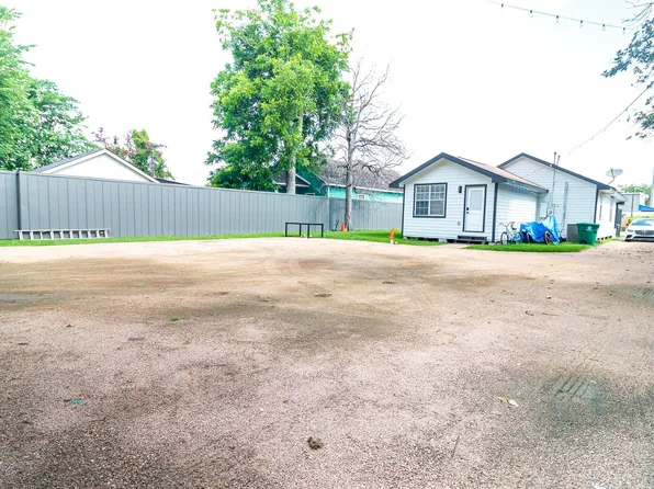 326 W 28th St, Houston, TX 77008