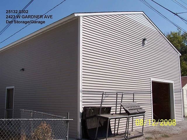 2nd image of 2423 W Gardner Ave