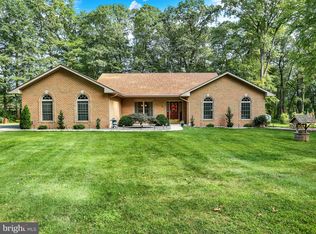 36 Ridge Crest Dr, Fleetwood, PA 19522